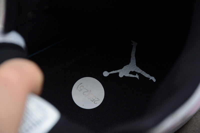 AJ1 Mid