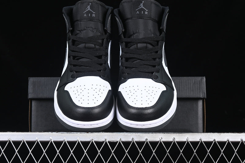 AJ1 Mid