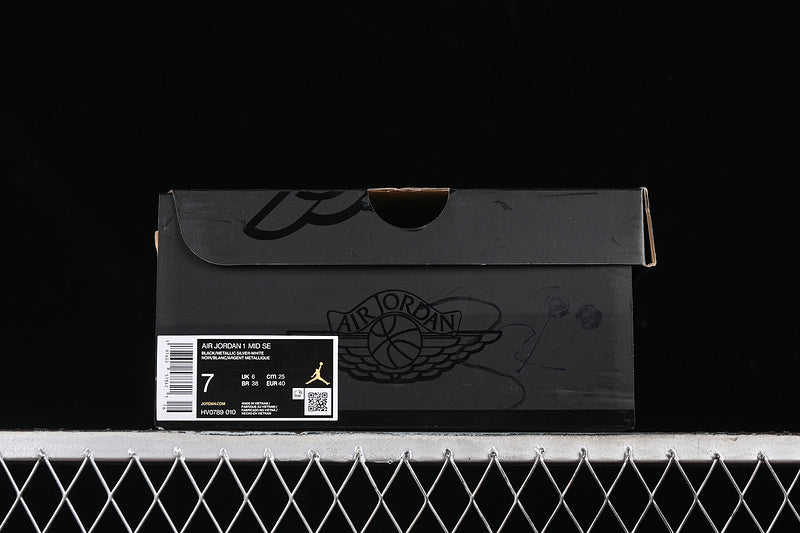 AJ1 Mid