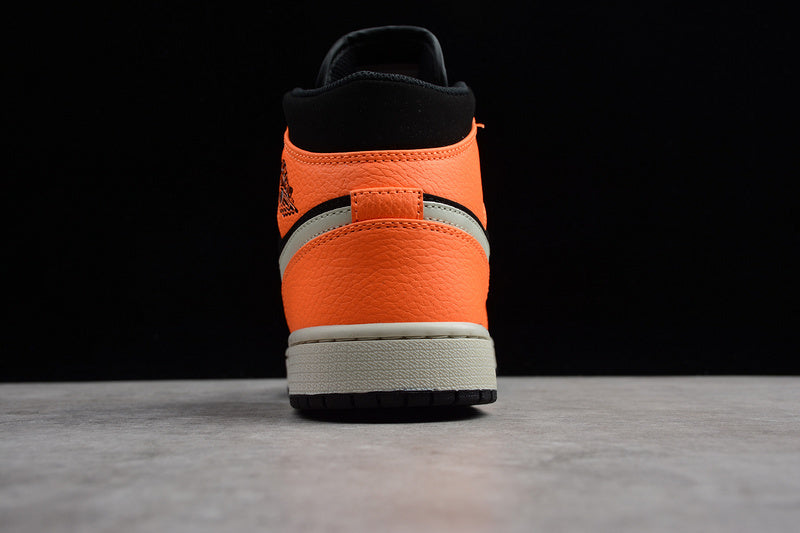 AJ1 Mid