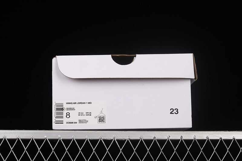 AJ1 Mid