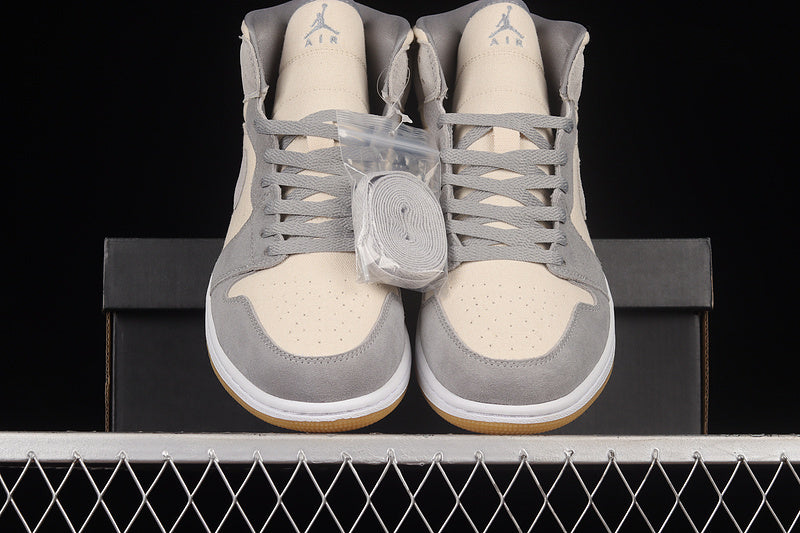 AJ1 Mid