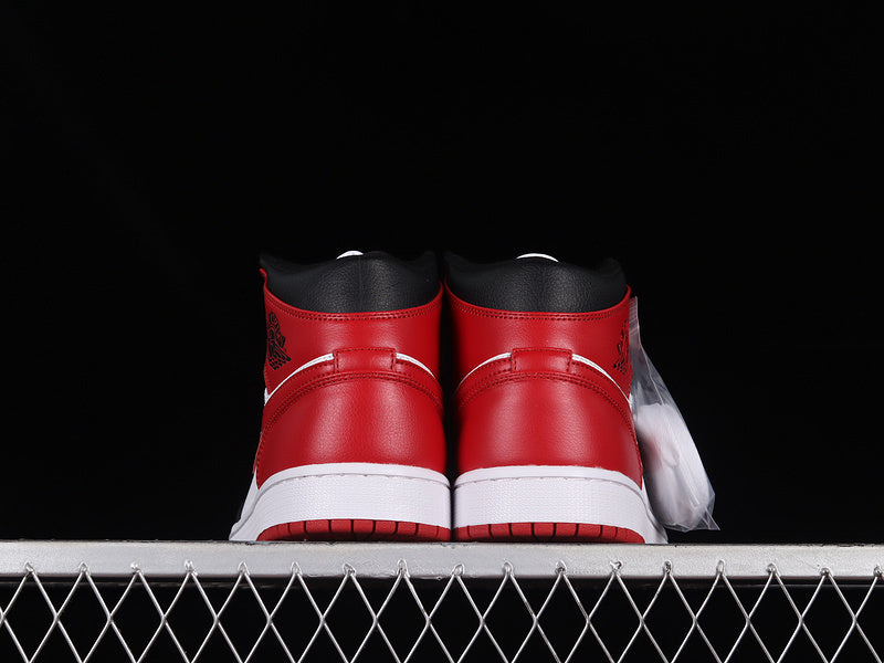 AJ1 Mid