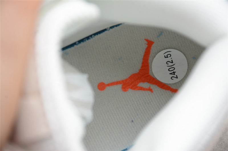 AJ1 Mid