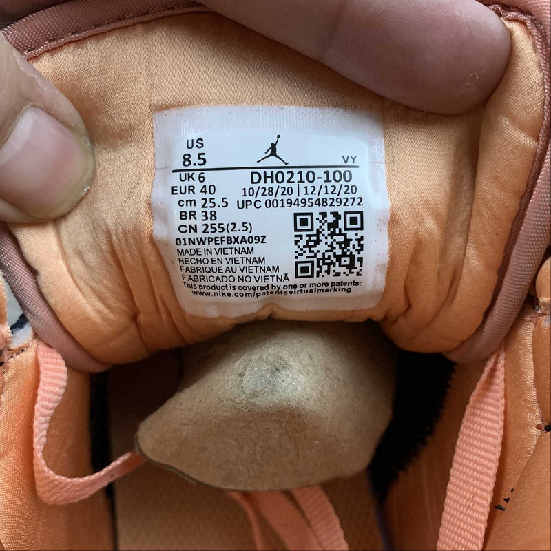 AJ1 Mid