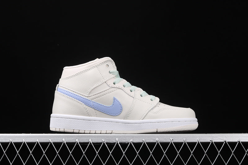 AJ1 Mid