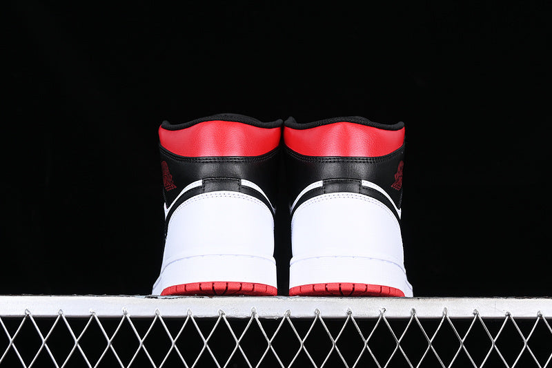 AJ1 Mid