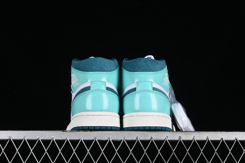 AJ1 Mid