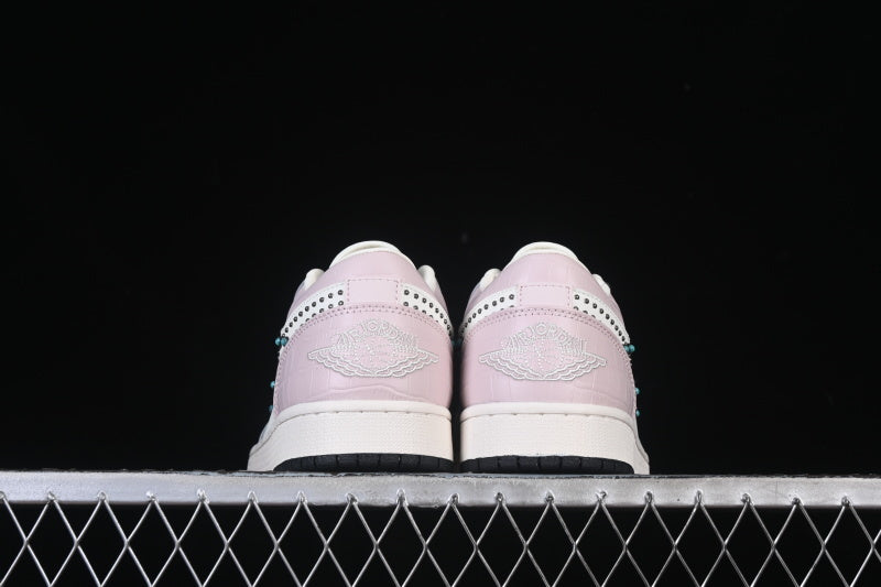 AJ1 Low