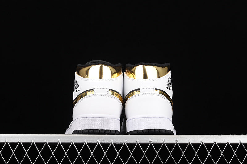 AJ1 Mid