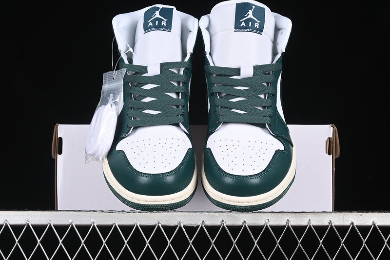 AJ1 Mid