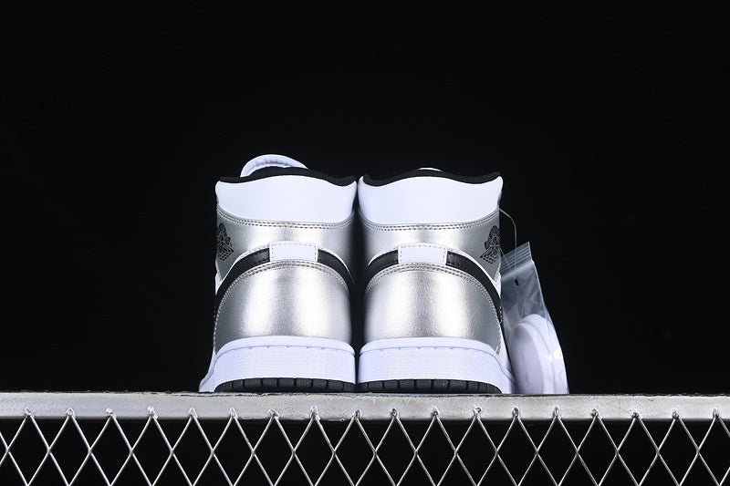 AJ1 Mid