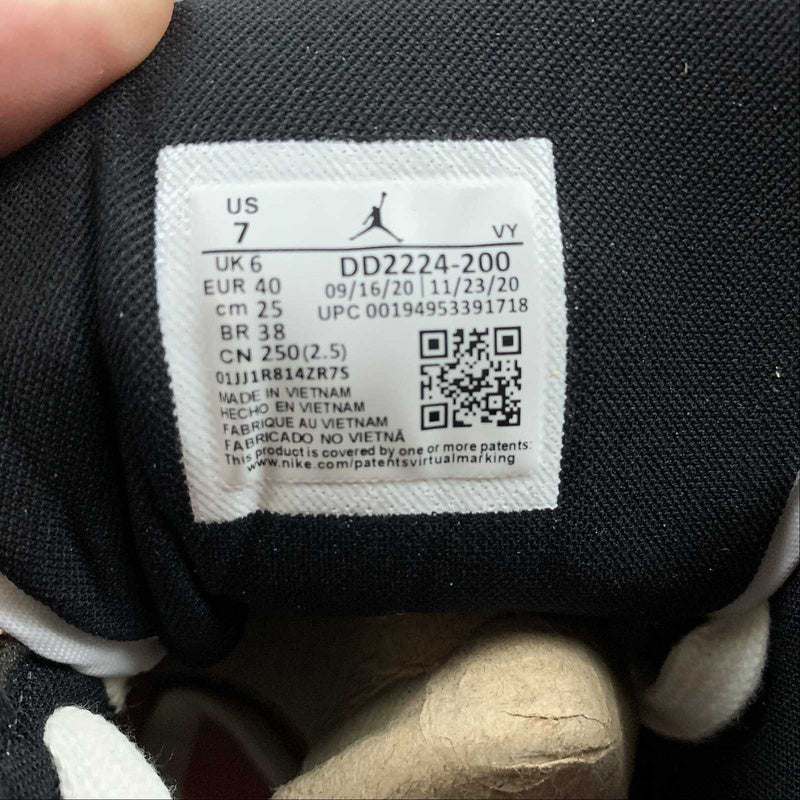 AJ1 Mid