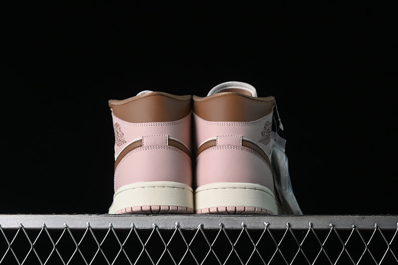 AJ1 Mid