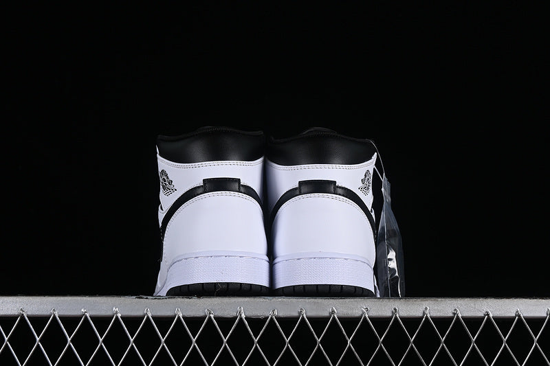 AJ1 Mid