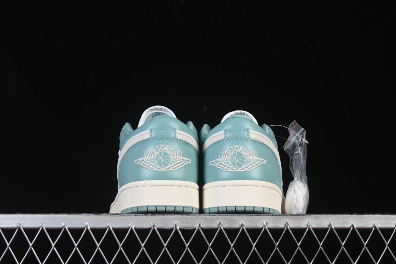 AJ1 Low