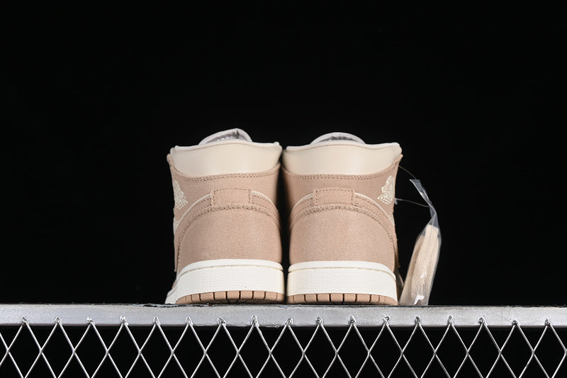 AJ1 Mid