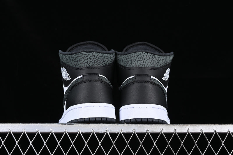 AJ1 Mid