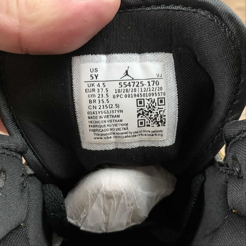 AJ1 Mid
