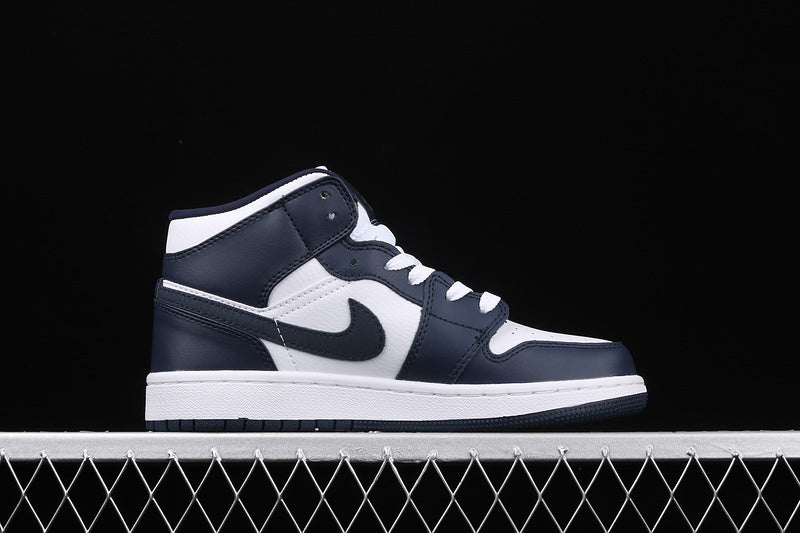 AJ1 Mid