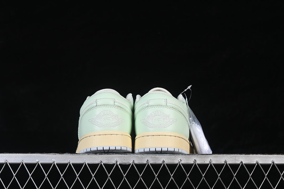 AJ1 Low