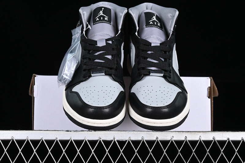 AJ1 Mid