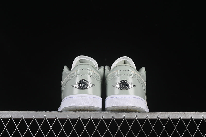 AJ1 Low