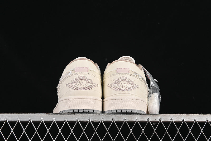 AJ1 Low
