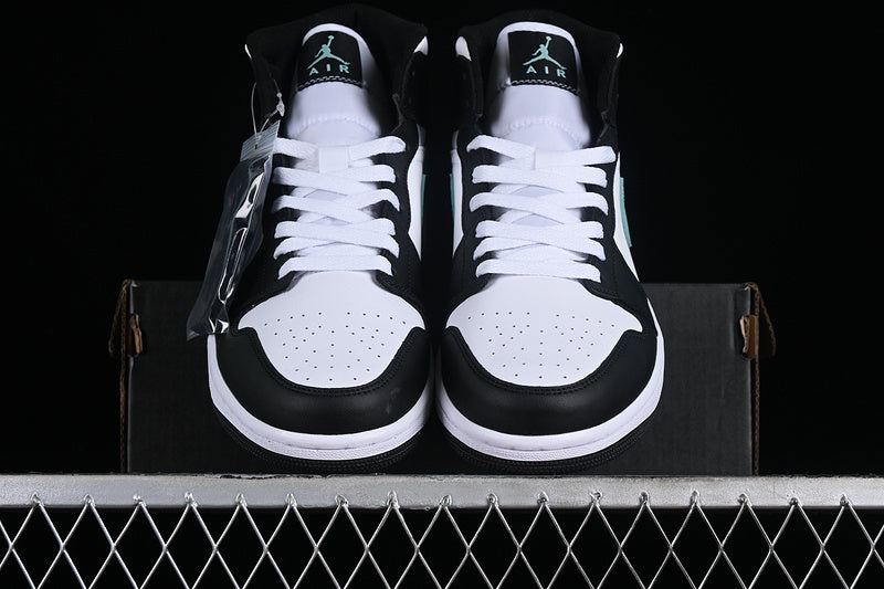 AJ1 Mid