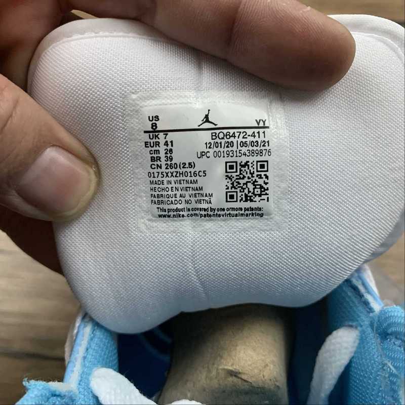 AJ1 Mid