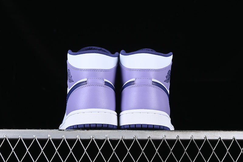 AJ1 Mid