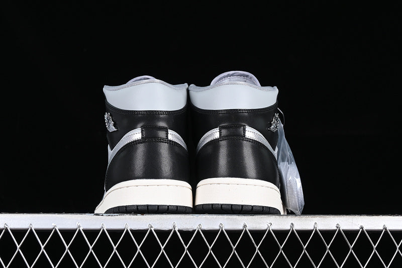 AJ1 Mid
