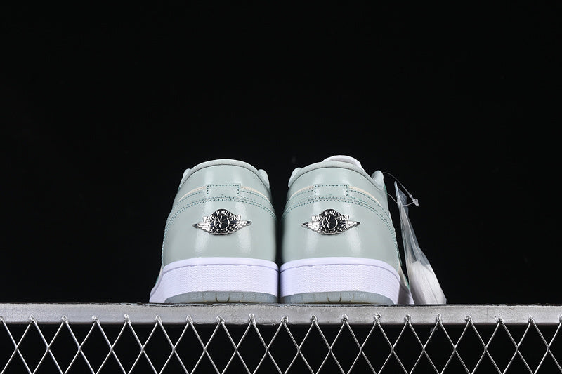 AJ1 Low