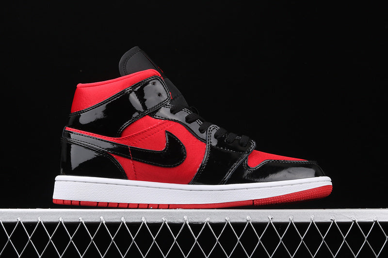AJ1 Mid