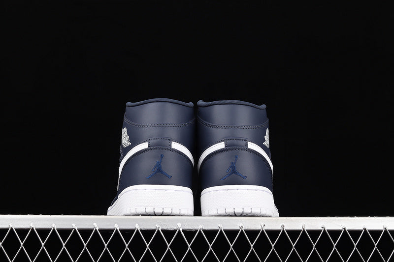 AJ1 Mid