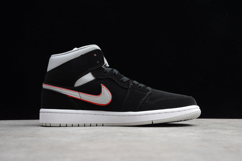 AJ1 Mid