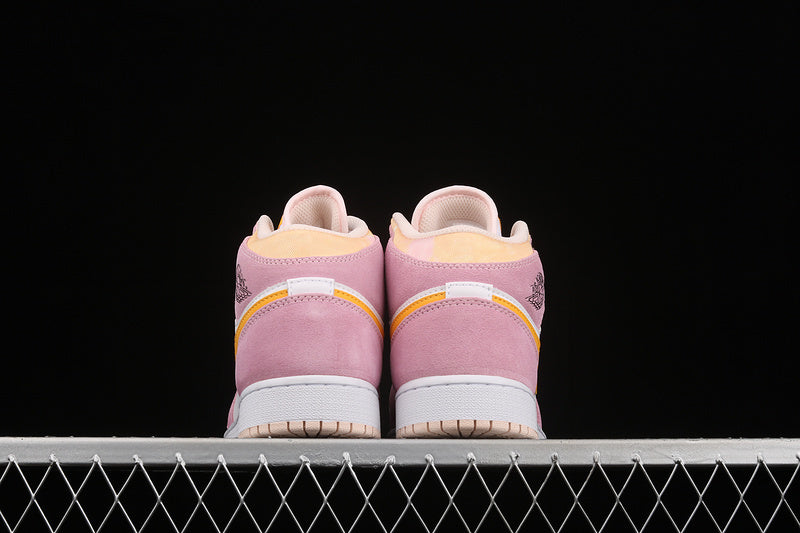 AJ1 Mid