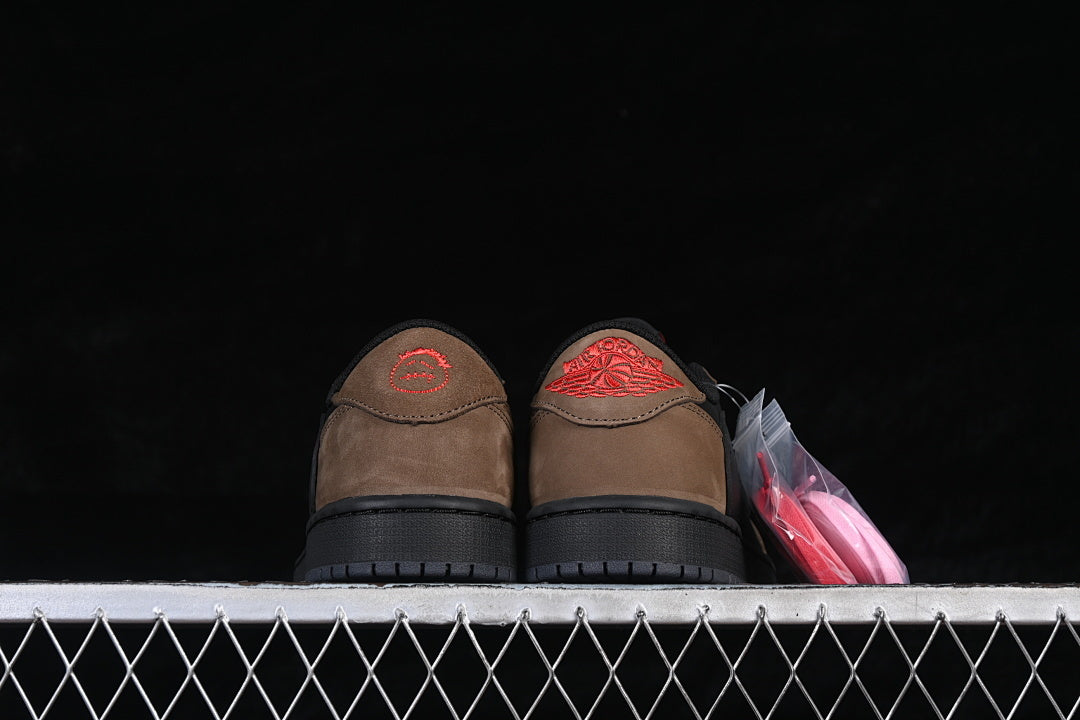 AJ1 Low