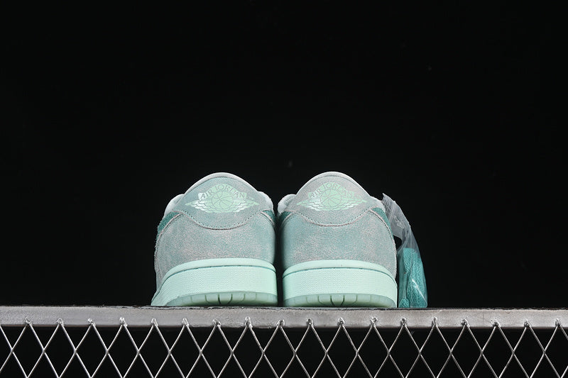 AJ1 Low