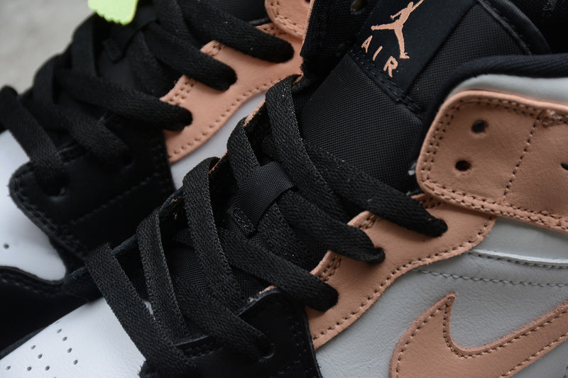 AJ1 Mid