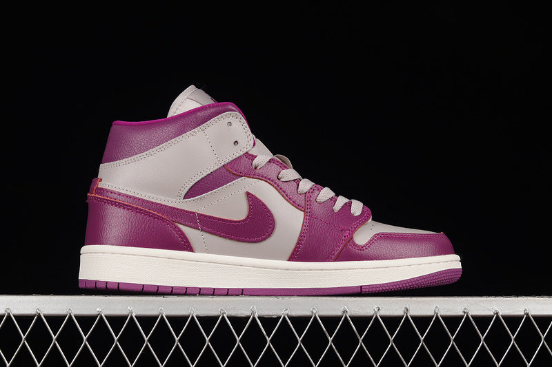 AJ1 Mid