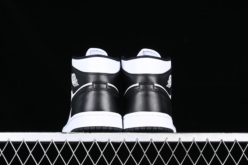 AJ1 Mid