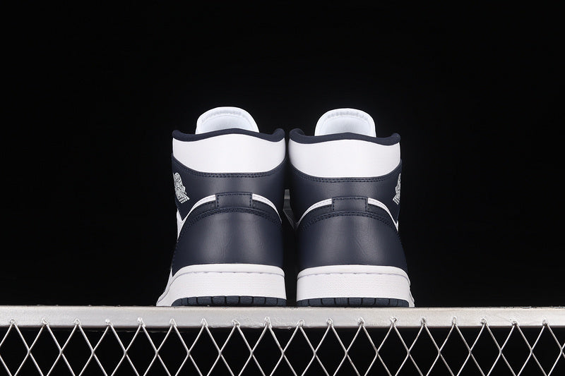 AJ1 Mid