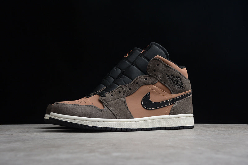 AJ1 Mid