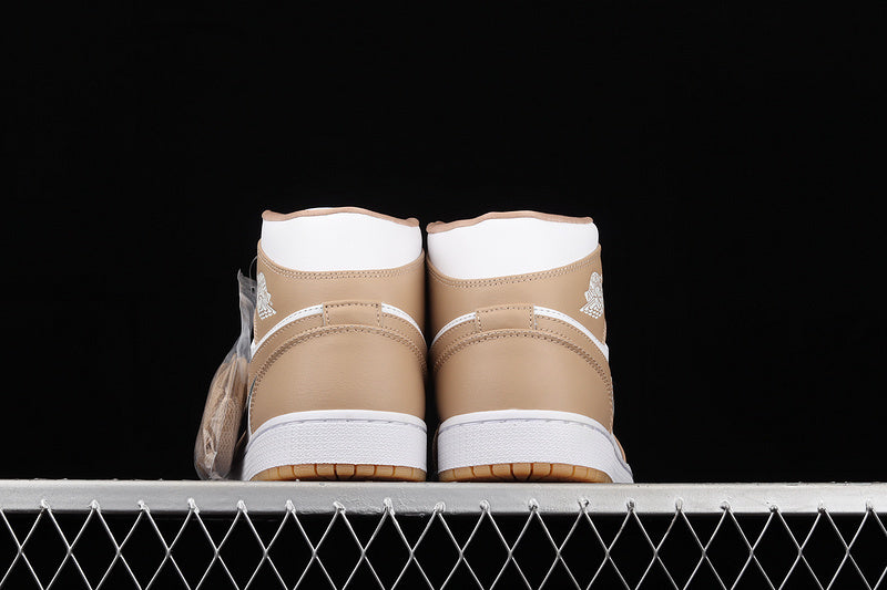 AJ1 Mid