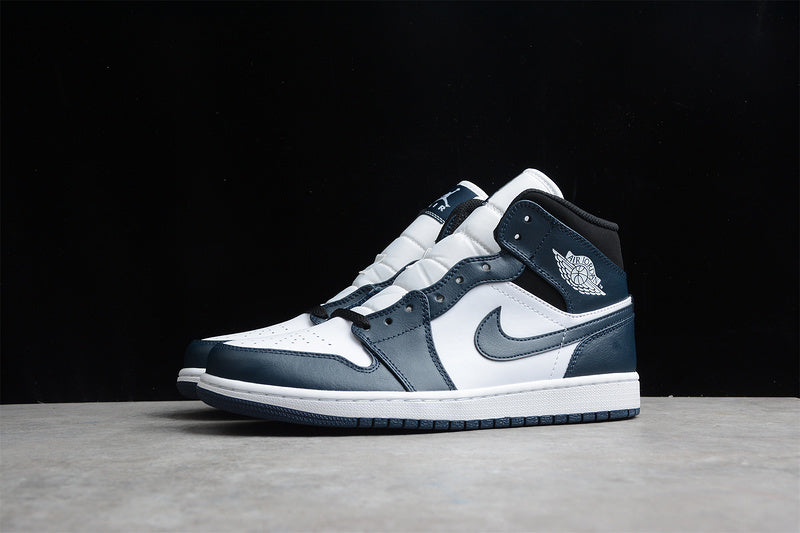 AJ1 Mid