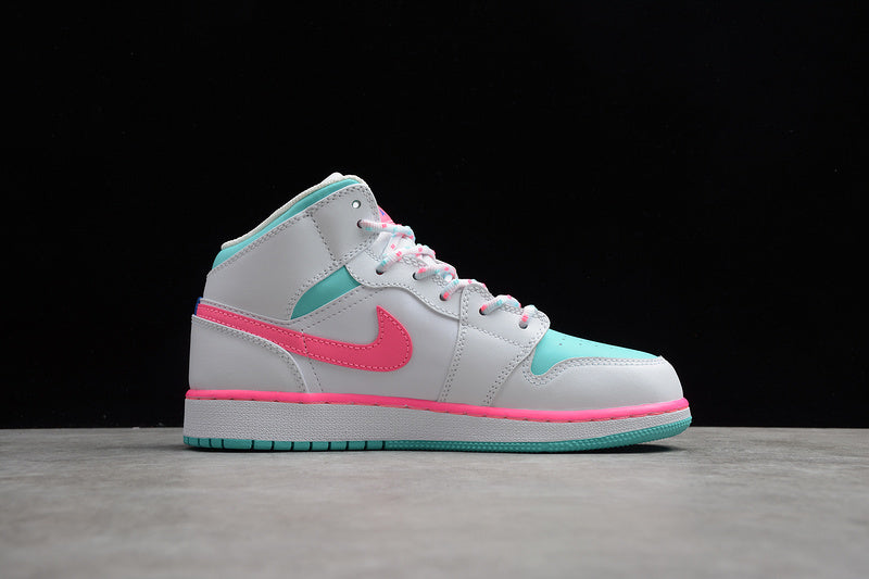 AJ1 Mid