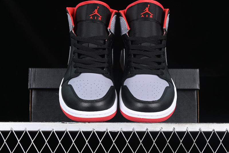 AJ1 Mid