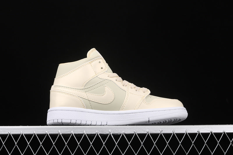 AJ1 Mid