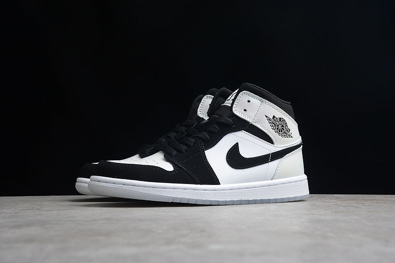AJ1 Mid